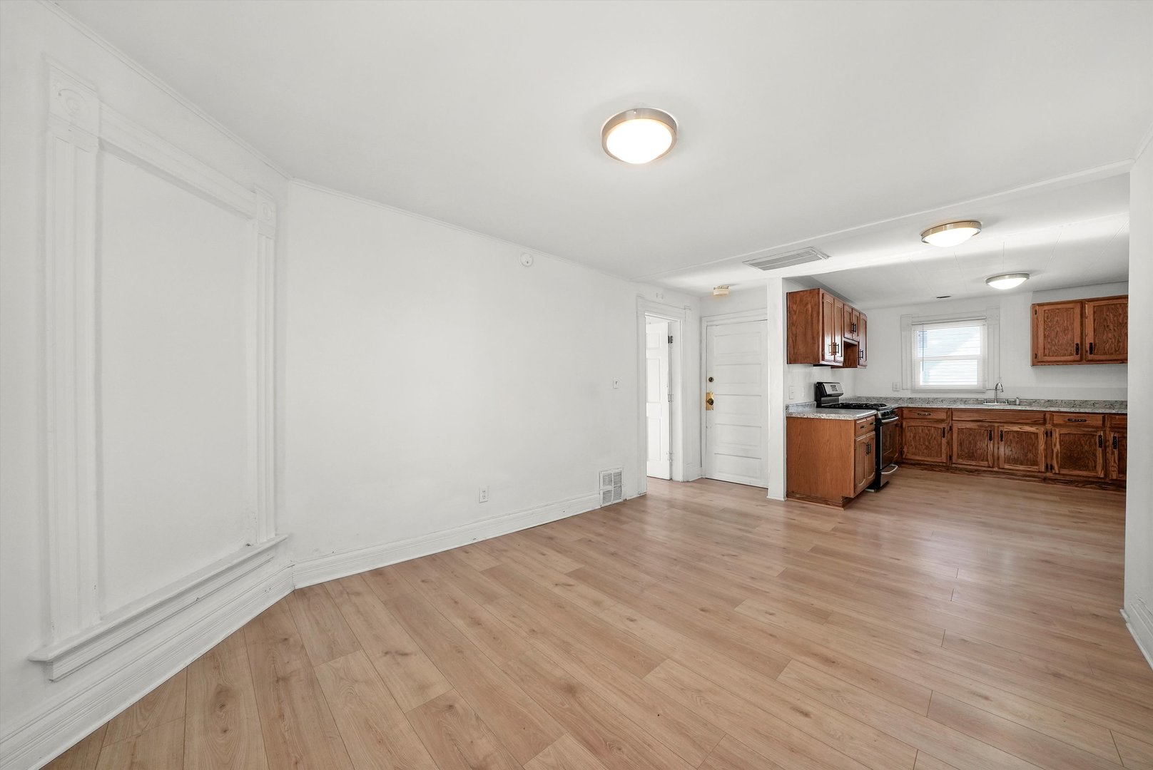 1097 E Merchant Street #2, Kankakee, IL 60901