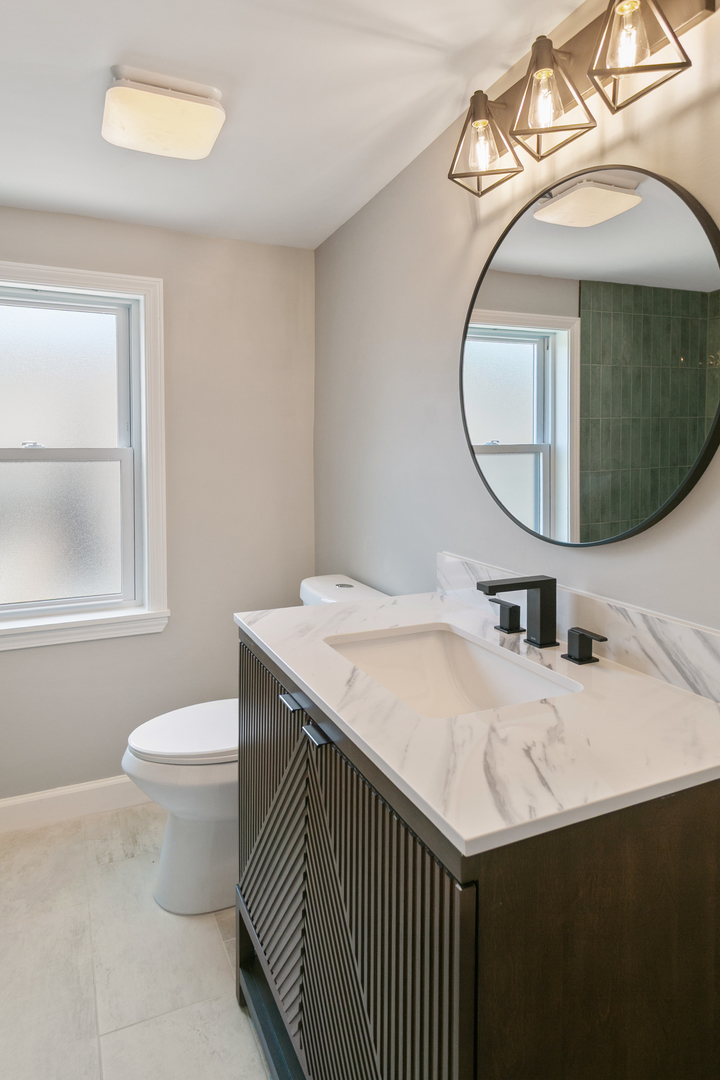 2263 S 14th Avenue, North Riverside, IL 60546