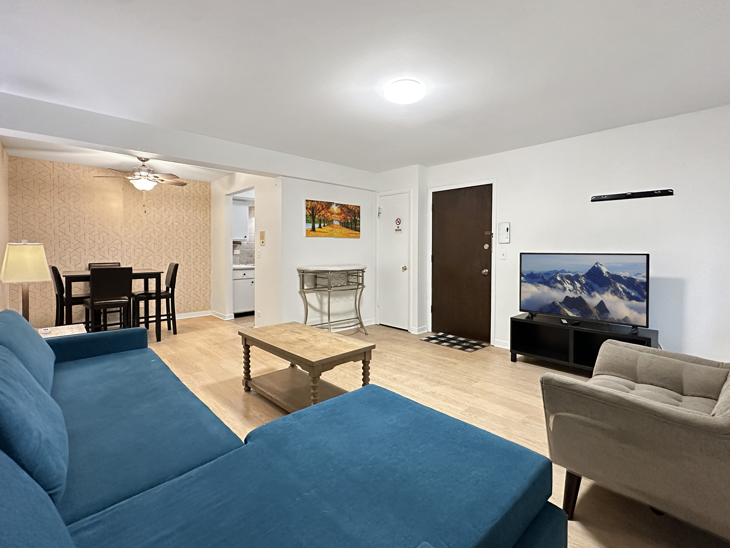 5117 N East River Road #1G, Chicago, IL 60656