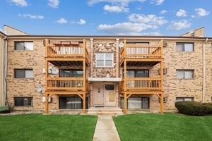 5117 N East River Road #1G, Chicago, IL 60656