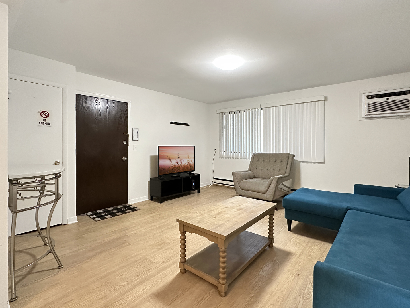 5117 N East River Road #1G, Chicago, IL 60656