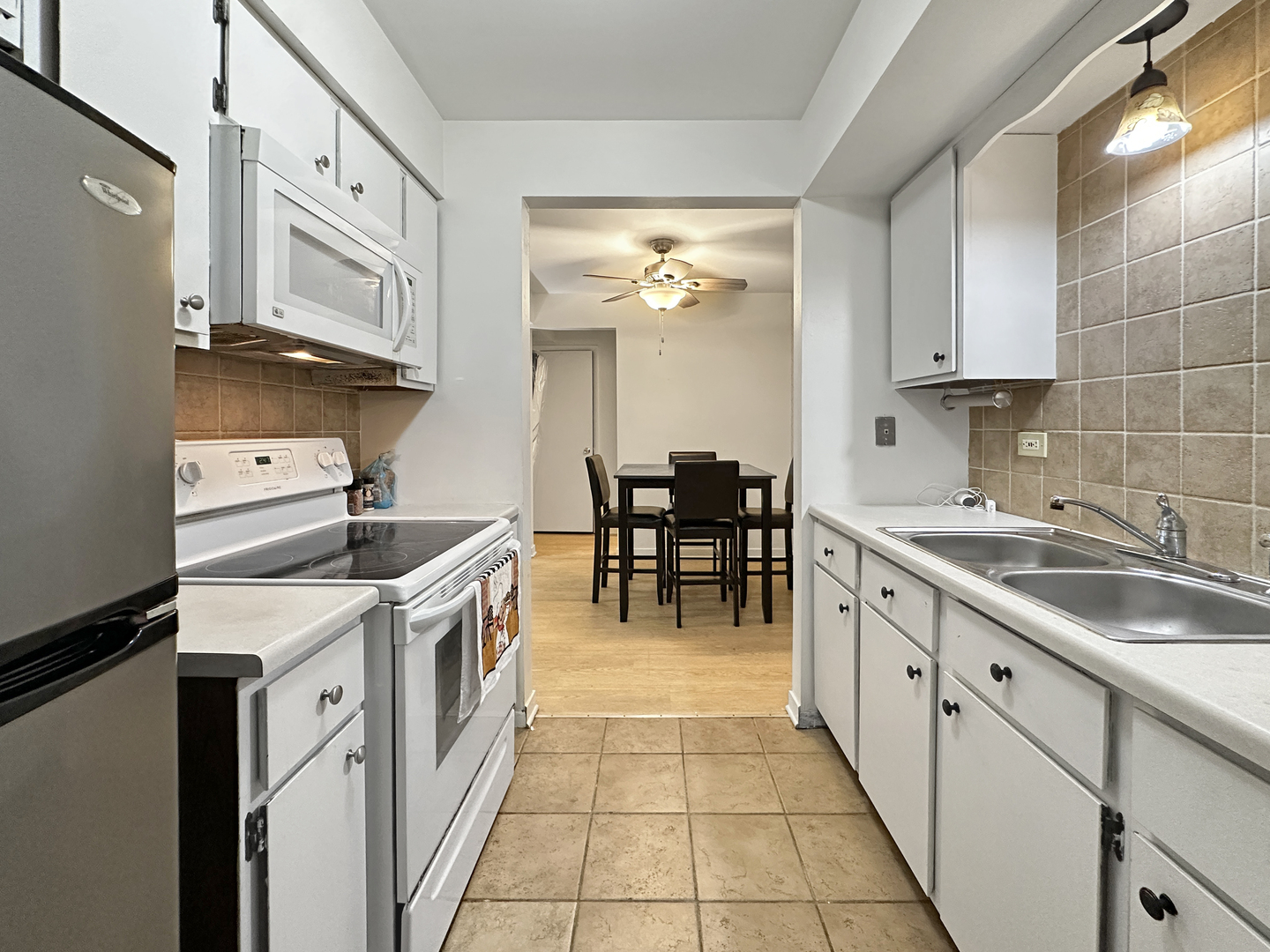 5117 N East River Road #1G, Chicago, IL 60656