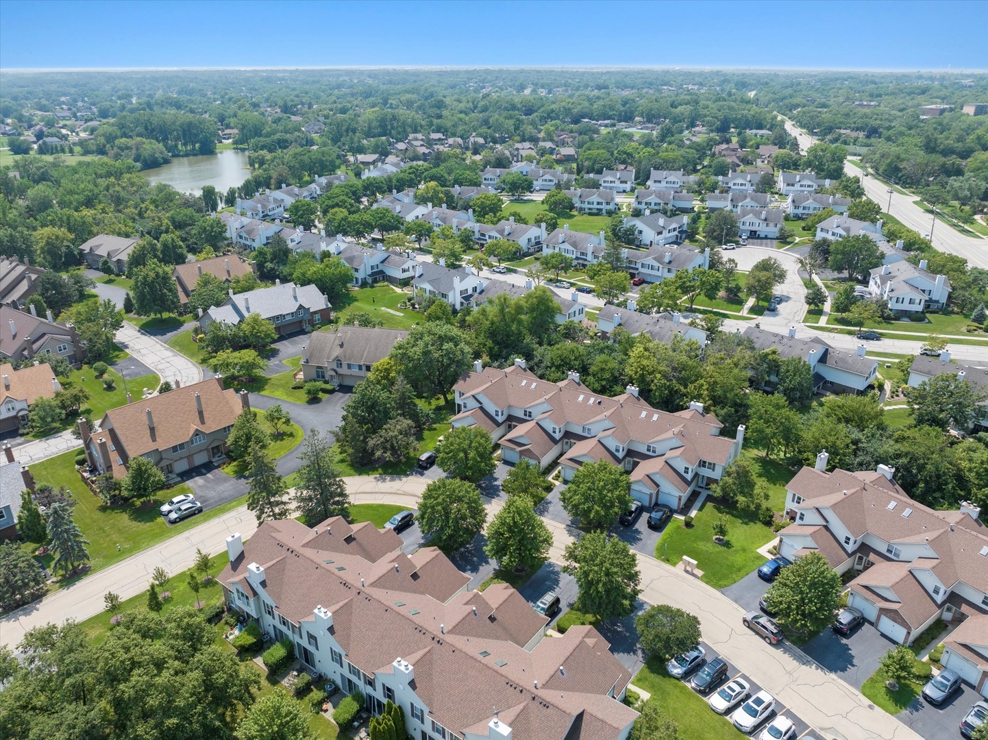 1570 Darien Lake Drive, Darien, IL 60561