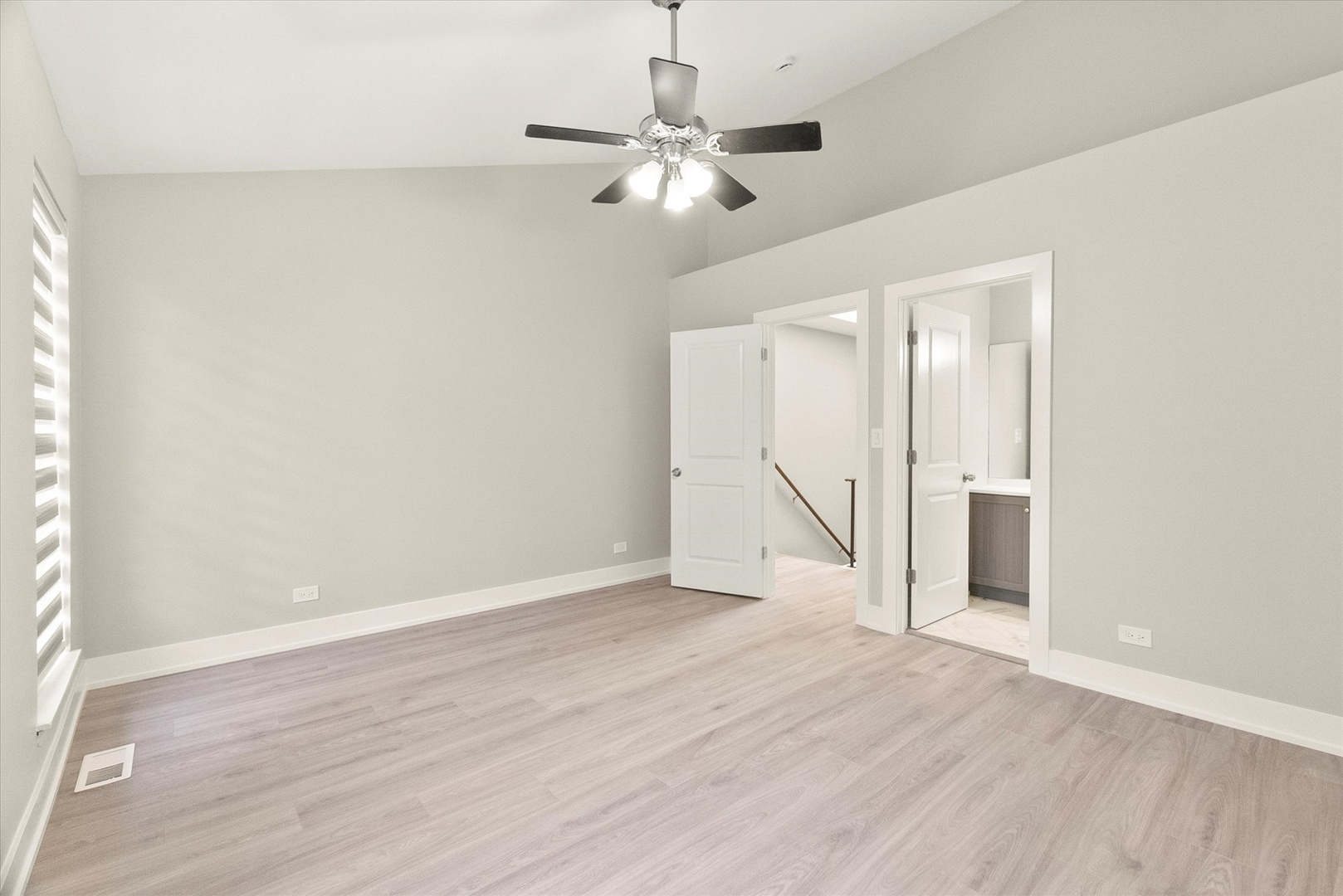 1570 Darien Lake Drive, Darien, IL 60561
