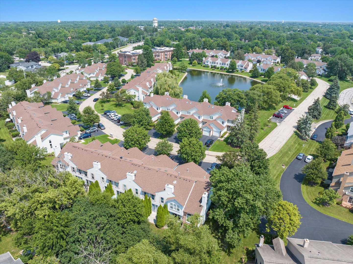 1570 Darien Lake Drive, Darien, IL 60561