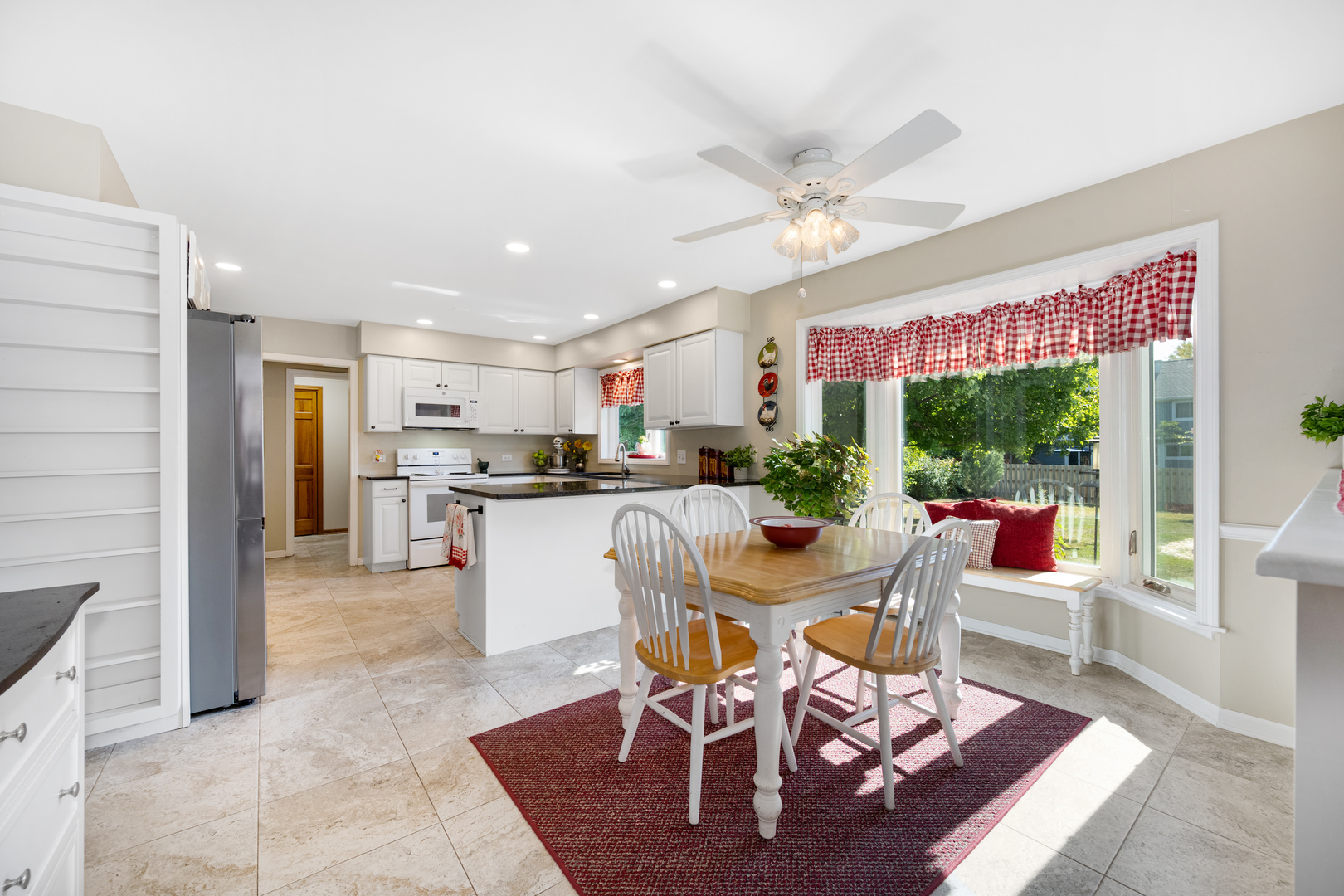 873 Buttonwood Circle, Naperville, IL 60540