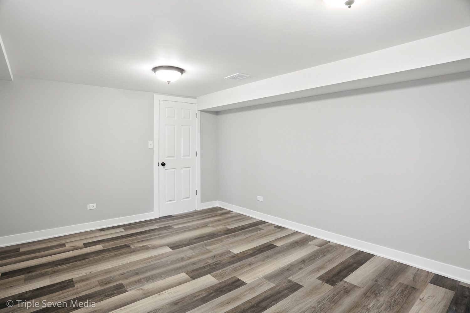8117 S Richmond Street, Chicago, IL 60652