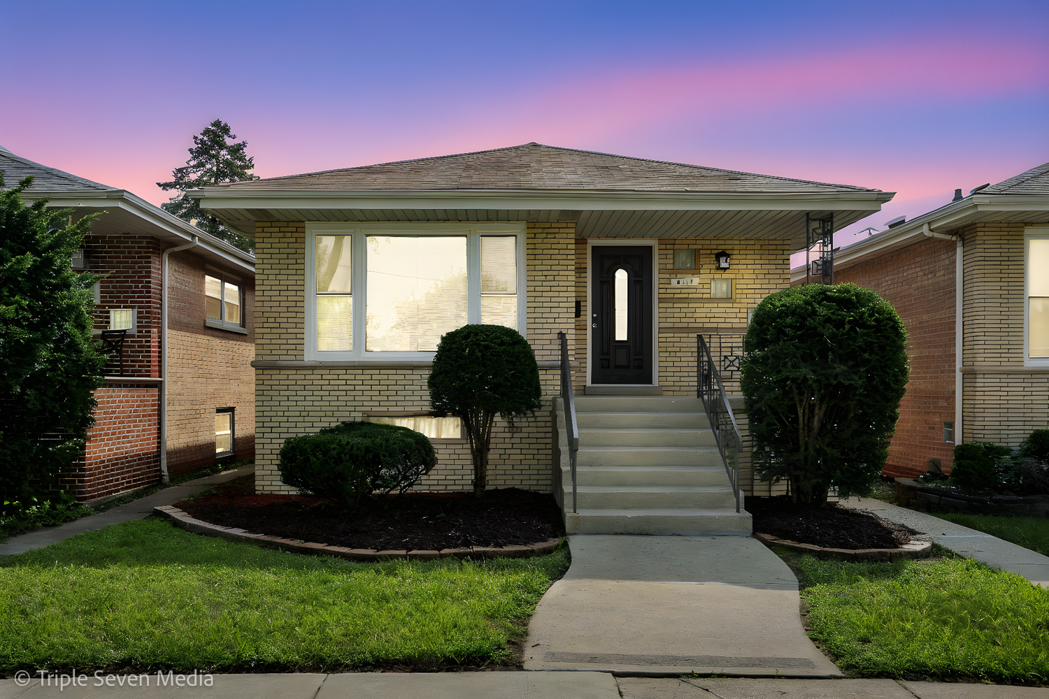 8117 S Richmond Street, Chicago, IL 60652