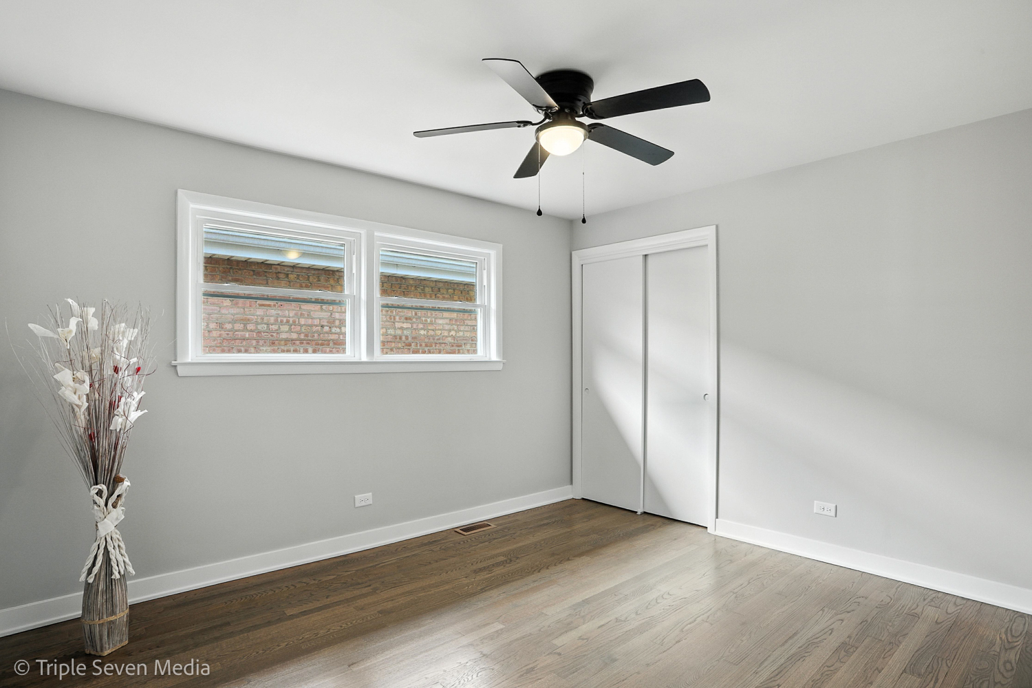 8117 S Richmond Street, Chicago, IL 60652