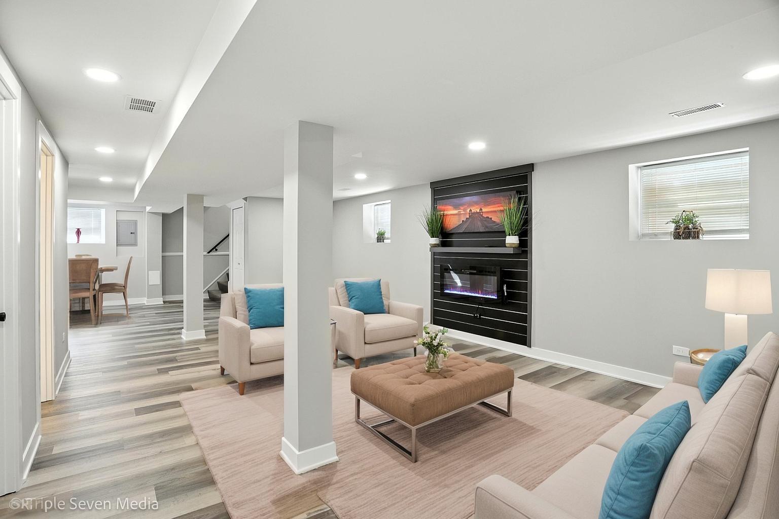 8117 S Richmond Street, Chicago, IL 60652