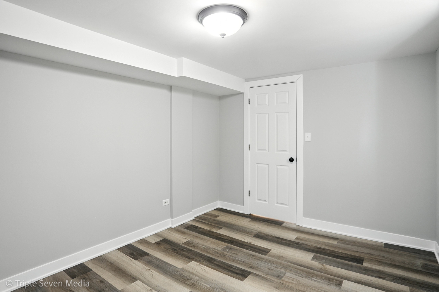 8117 S Richmond Street, Chicago, IL 60652