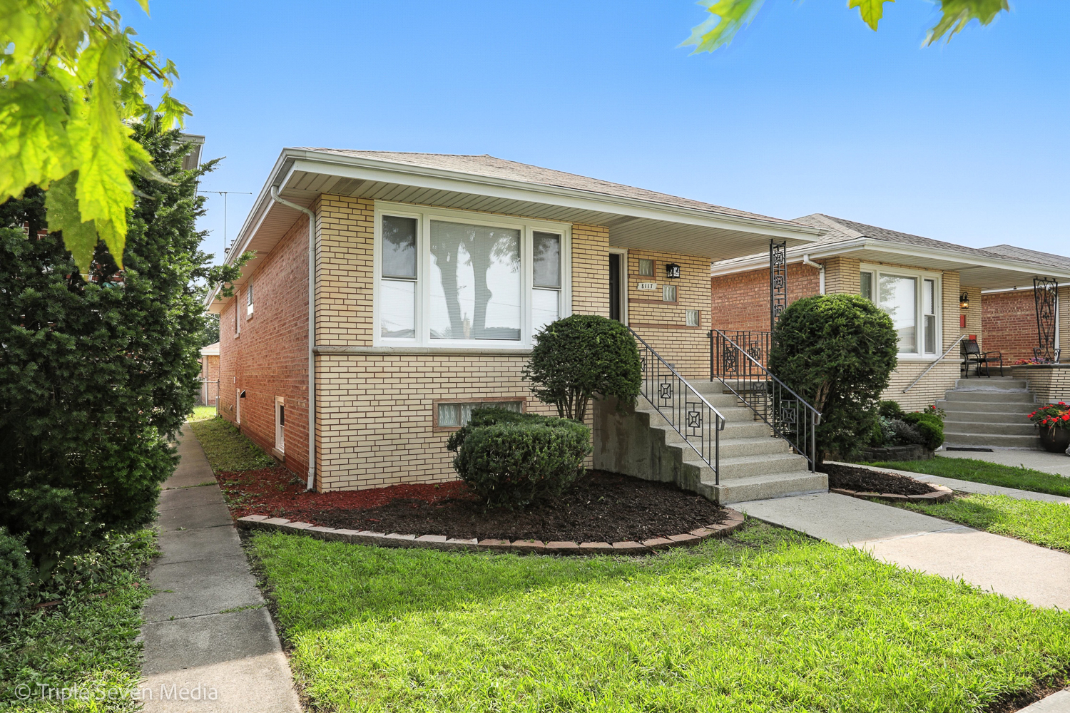 8117 S Richmond Street, Chicago, IL 60652