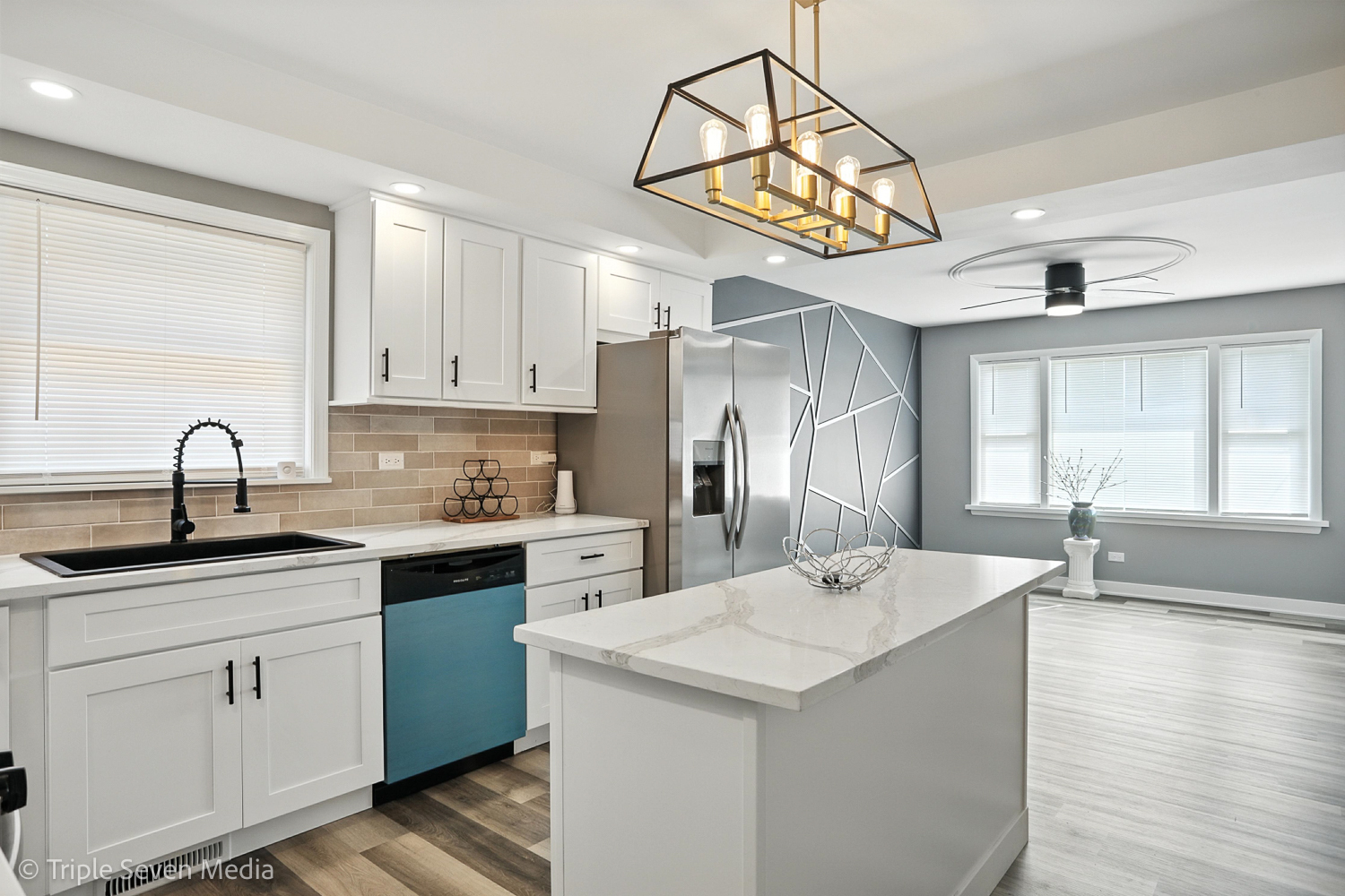 8117 S Richmond Street, Chicago, IL 60652