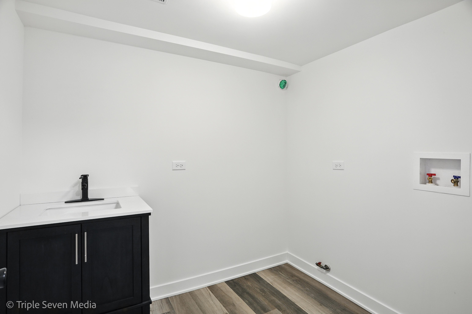 8117 S Richmond Street, Chicago, IL 60652