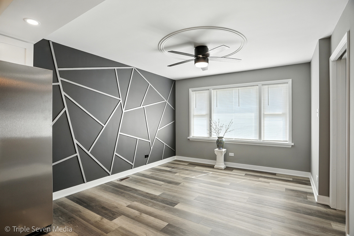 8117 S Richmond Street, Chicago, IL 60652