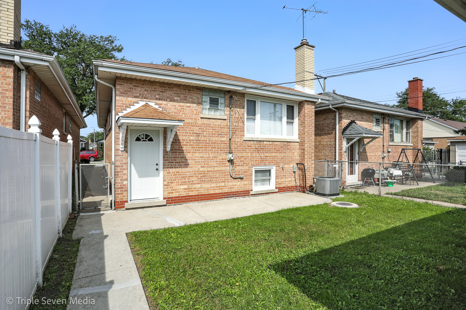8117 S Richmond Street, Chicago, IL 60652