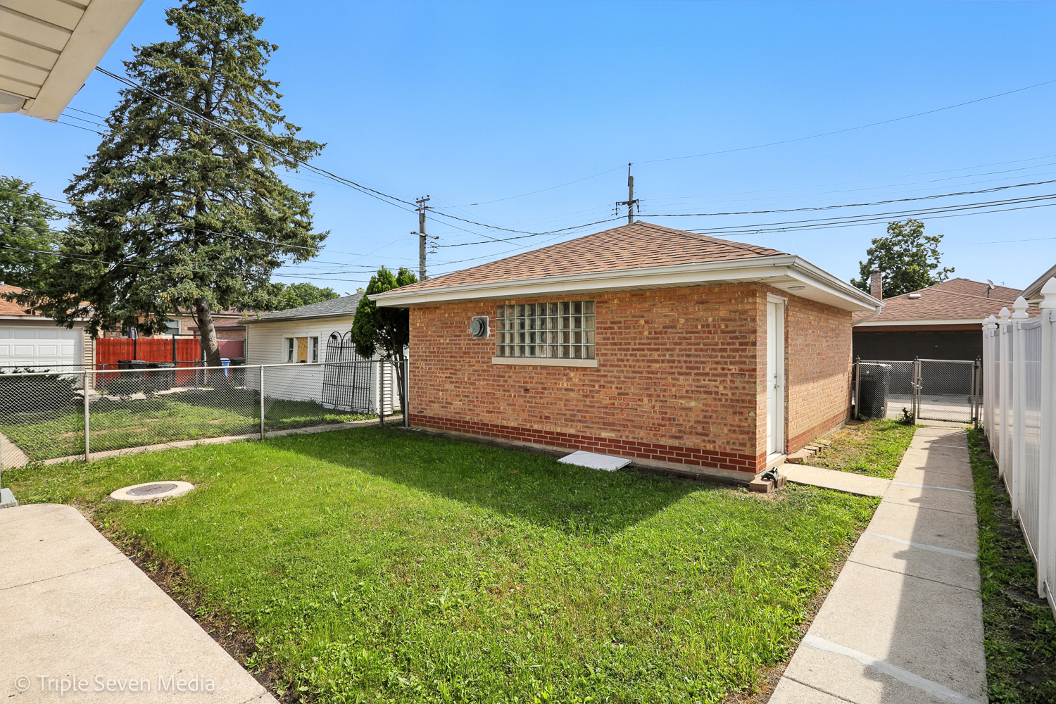 8117 S Richmond Street, Chicago, IL 60652