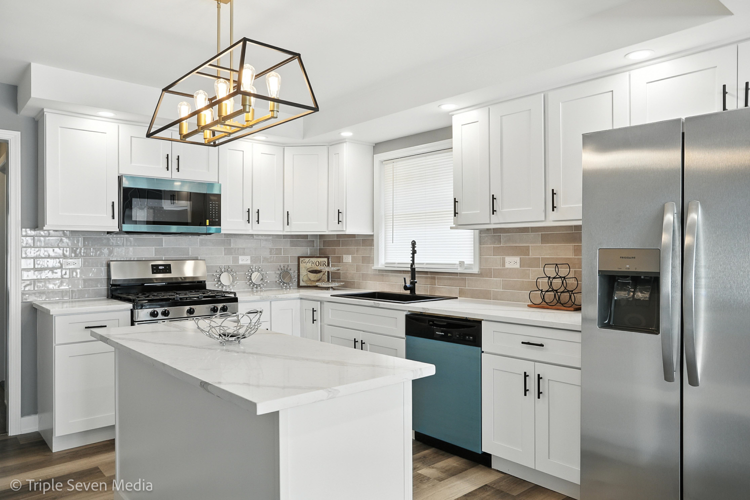 8117 S Richmond Street, Chicago, IL 60652