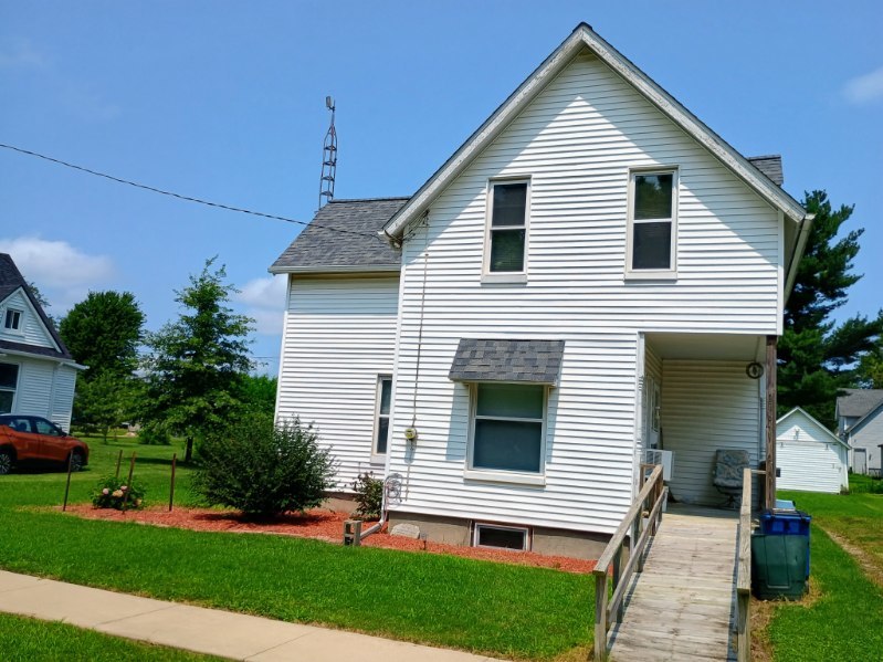 116 1st Street, Bradford, IL 61421