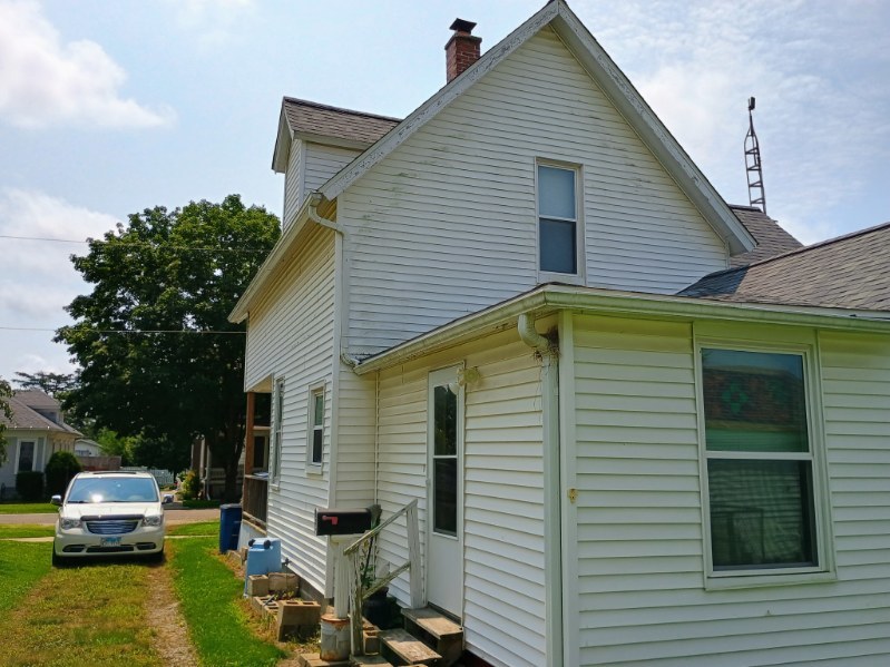 116 1st Street, Bradford, IL 61421
