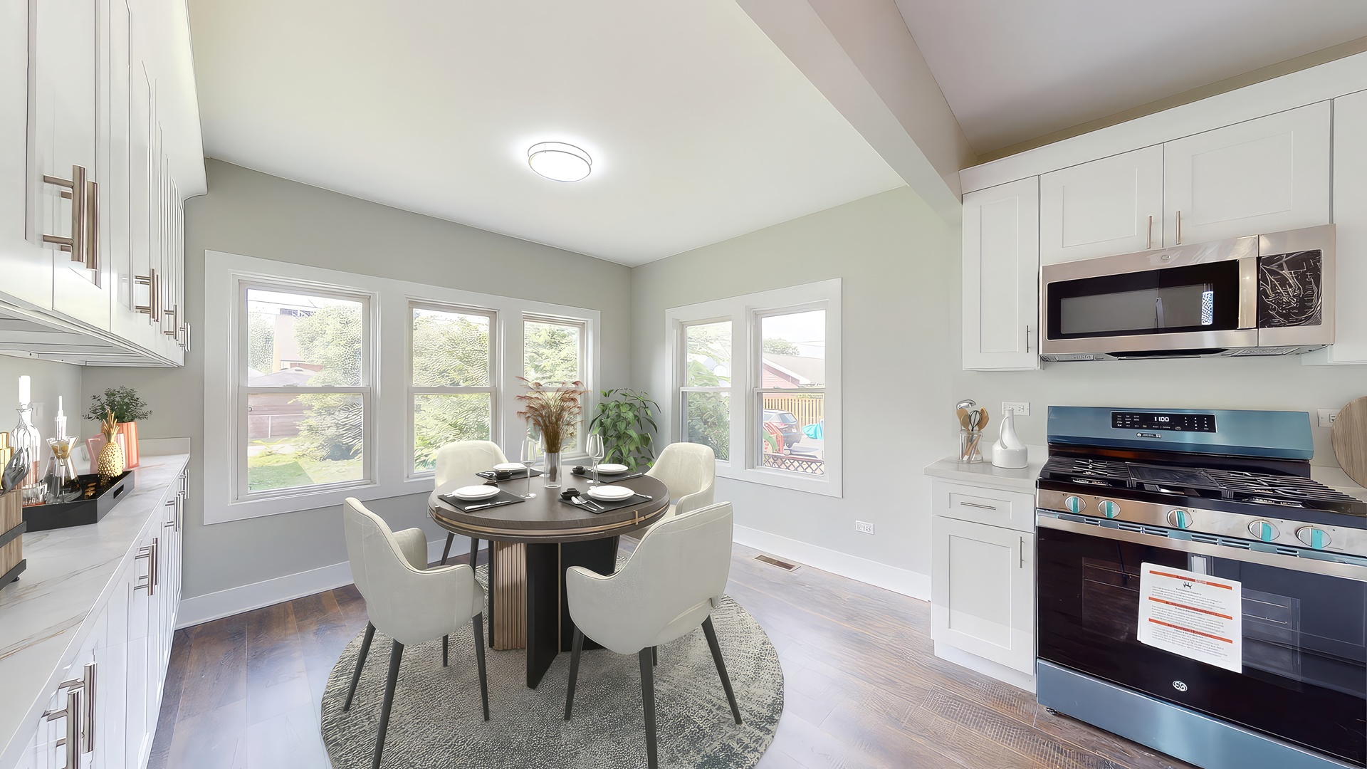 1421 Henry Avenue, Des Plaines, IL 60016