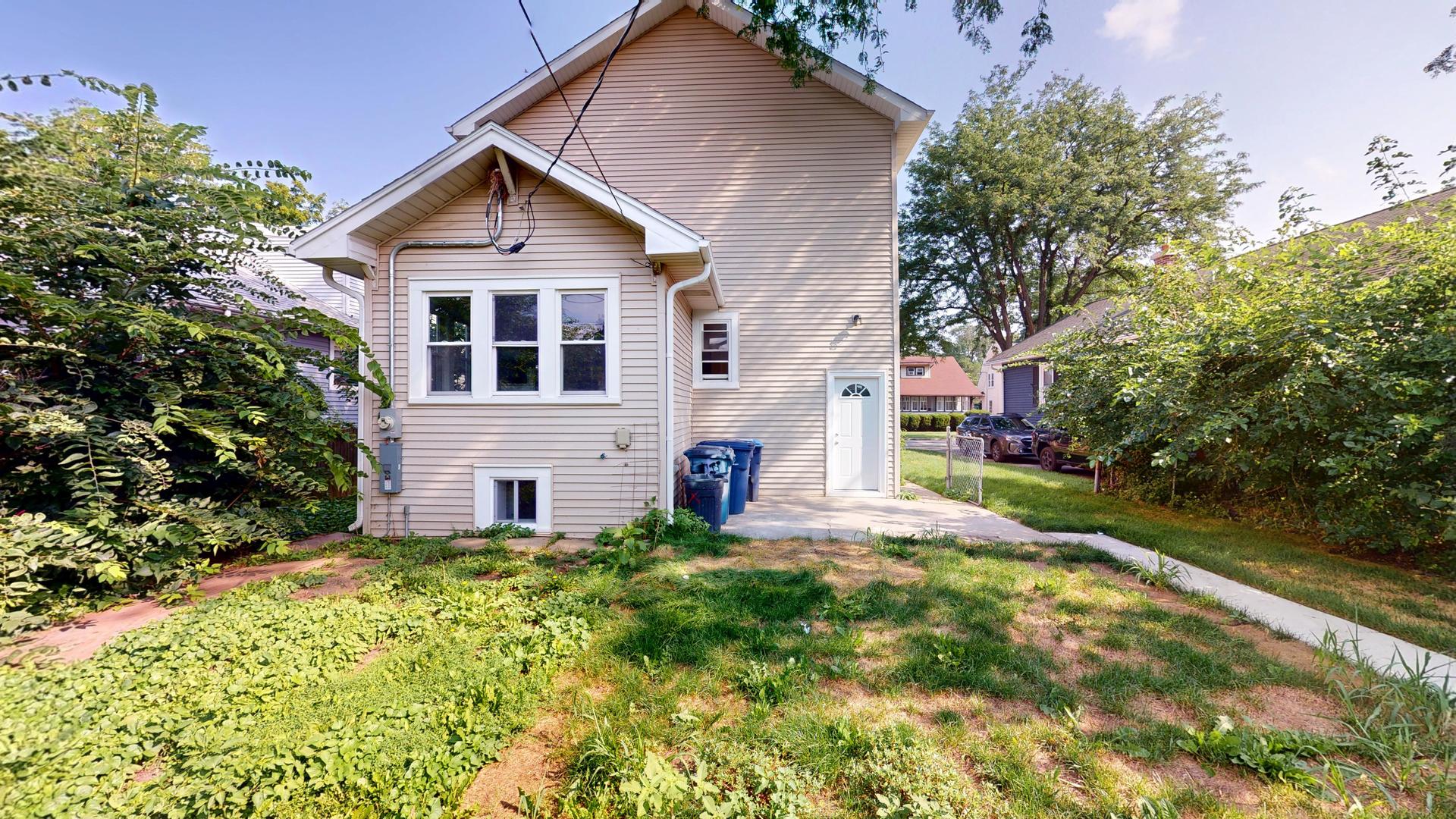 1421 Henry Avenue, Des Plaines, IL 60016