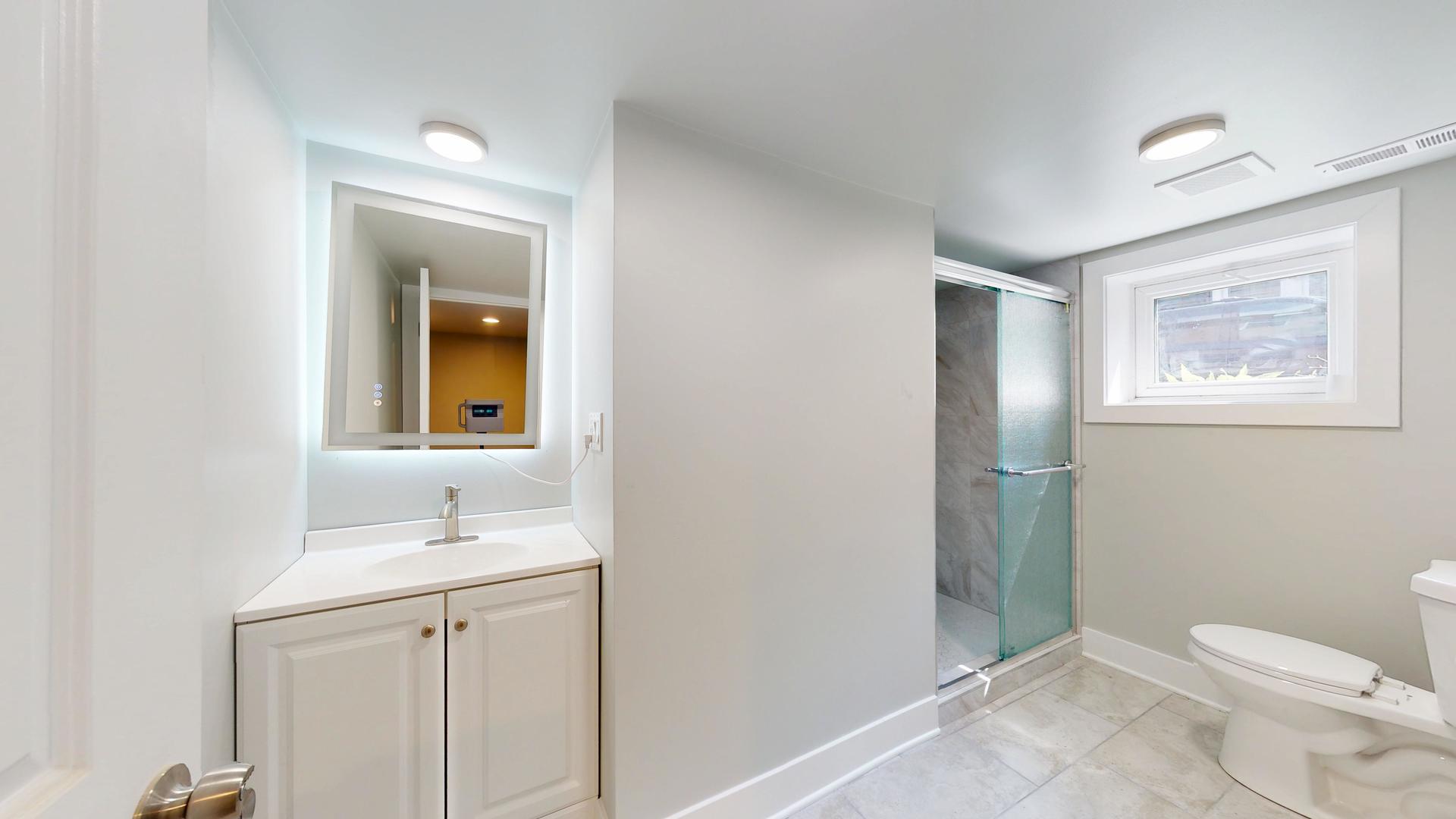 1421 Henry Avenue, Des Plaines, IL 60016