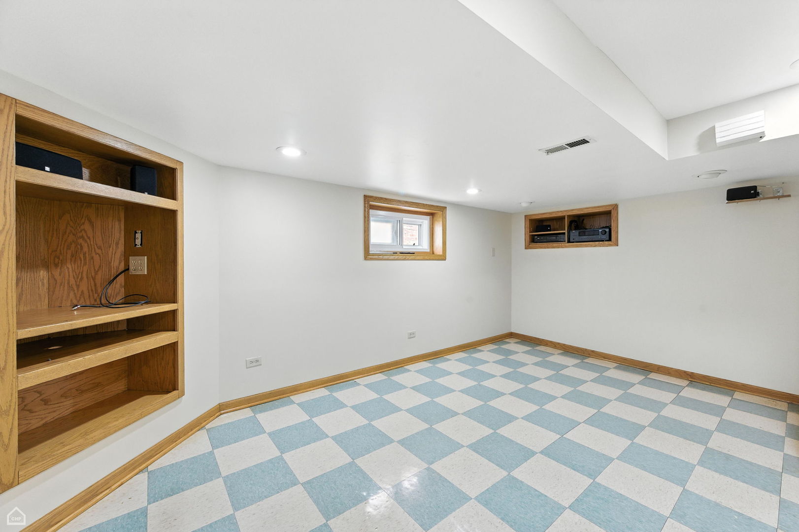 6621 S Kilbourn Avenue, Chicago, IL 60629