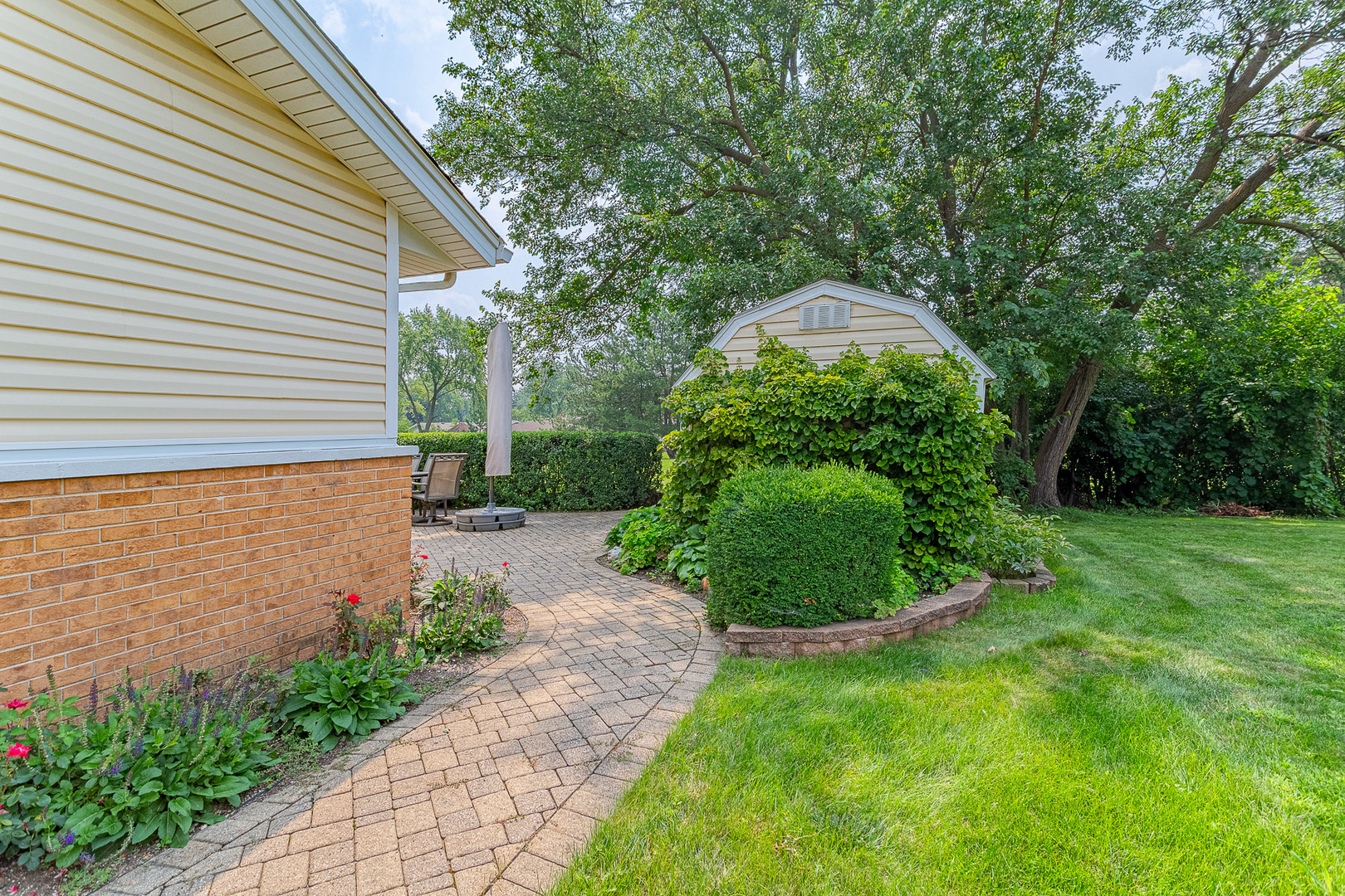 217 Edgeware Road, Elk Grove Village, IL 60007