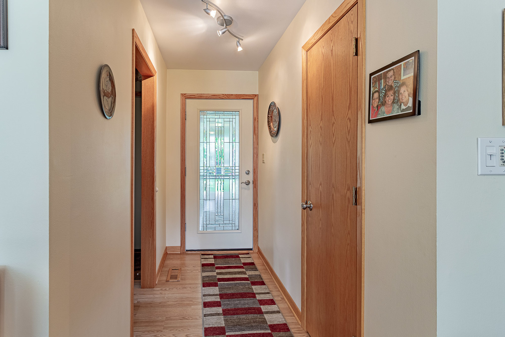 217 Edgeware Road, Elk Grove Village, IL 60007