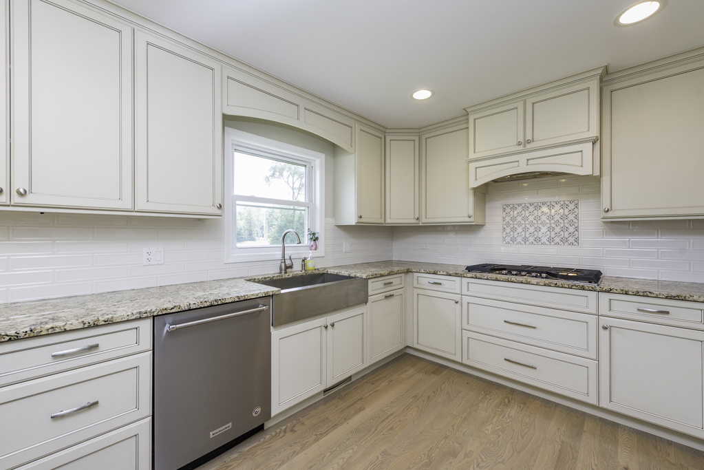1138 Sussex Lane, Libertyville, IL 60048