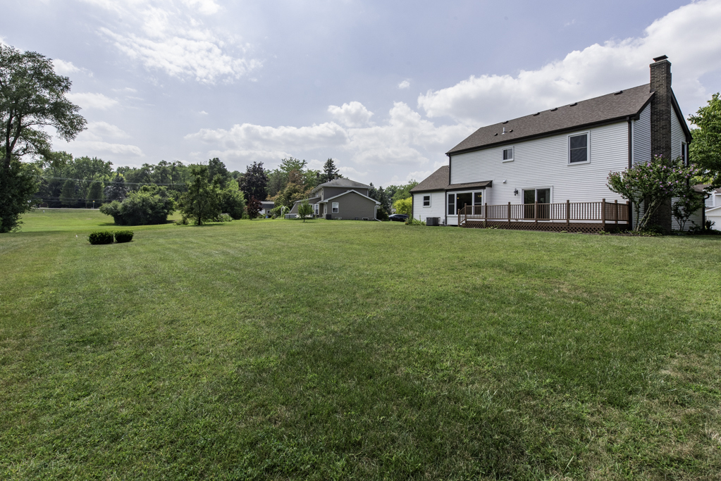 1138 Sussex Lane, Libertyville, IL 60048