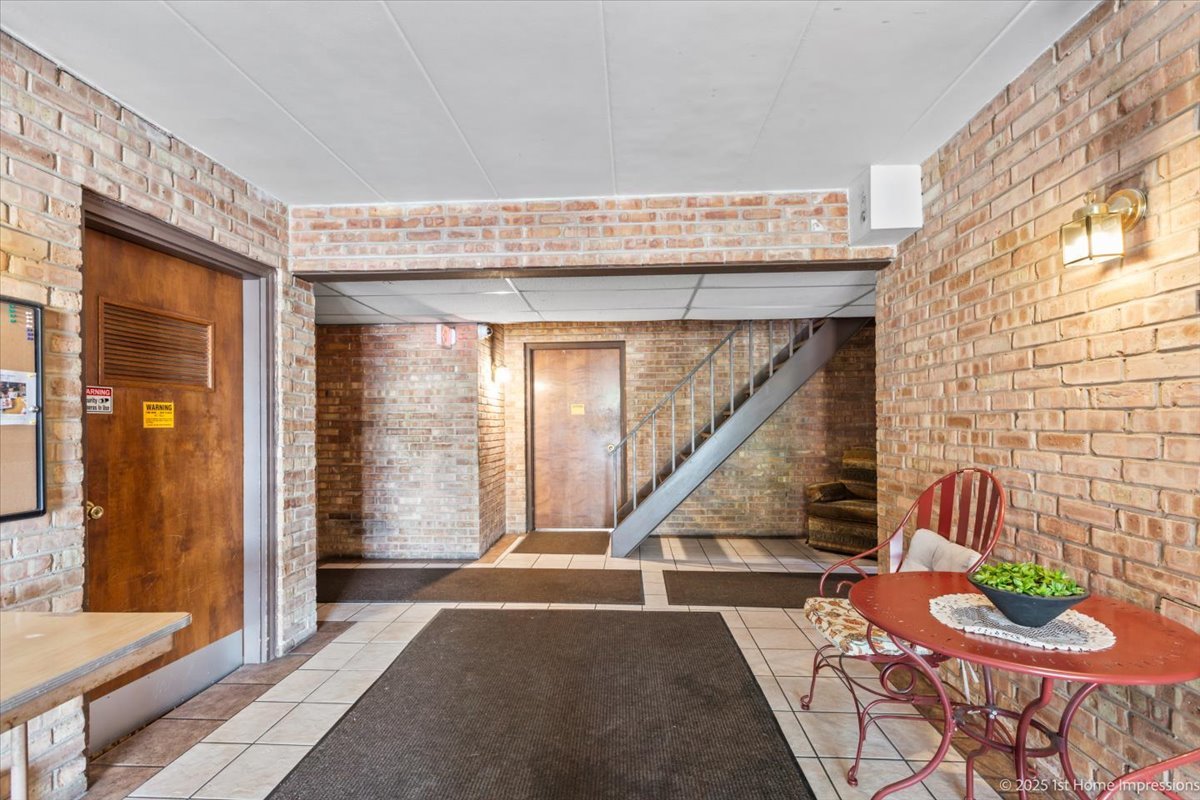 10210 Washington Avenue #106, Oak Lawn, IL 60453