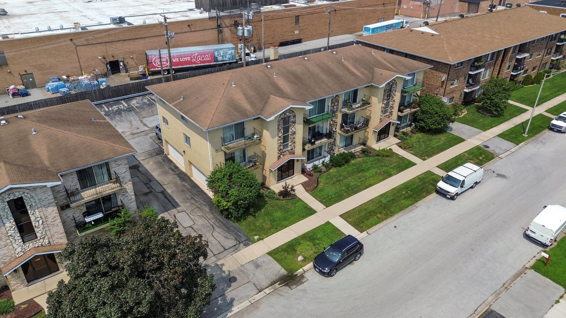 8830 Mobile Avenue #101, Oak Lawn, IL 60453