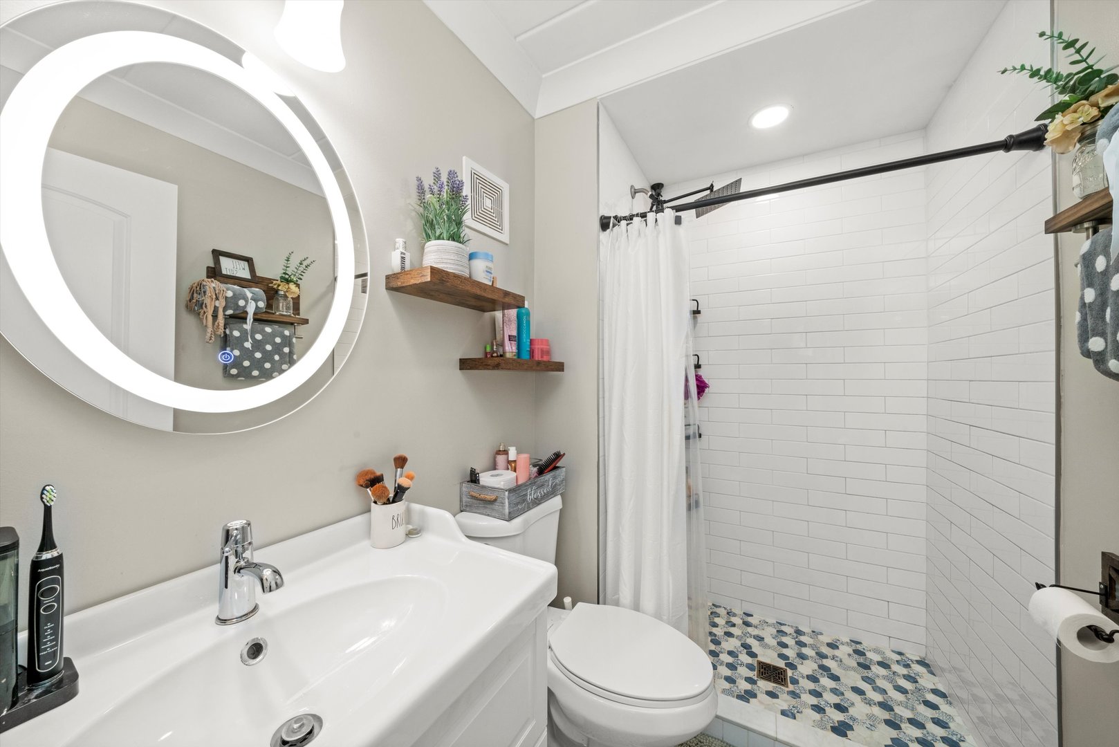 8830 Mobile Avenue #101, Oak Lawn, IL 60453