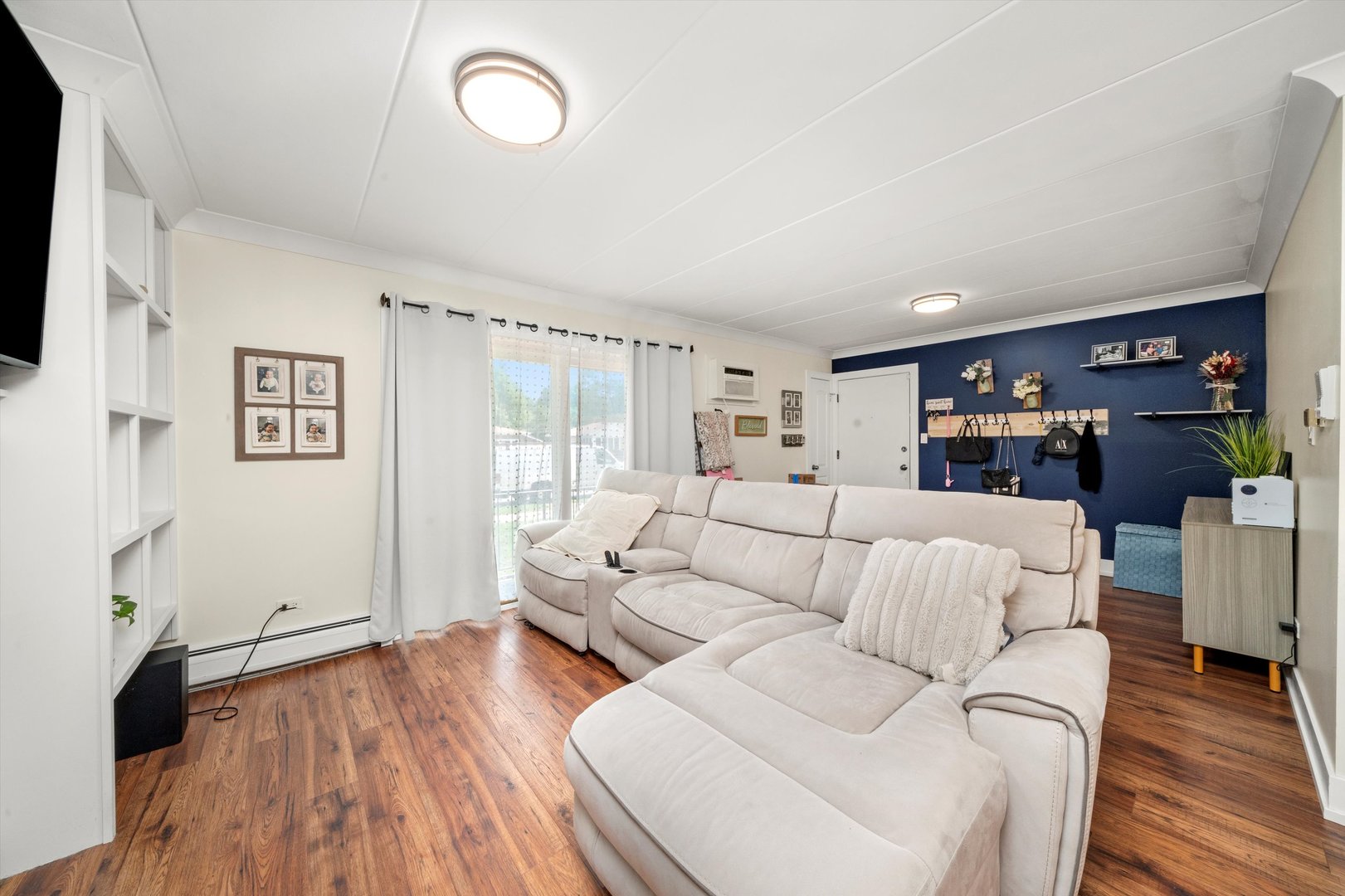 8830 Mobile Avenue #101, Oak Lawn, IL 60453