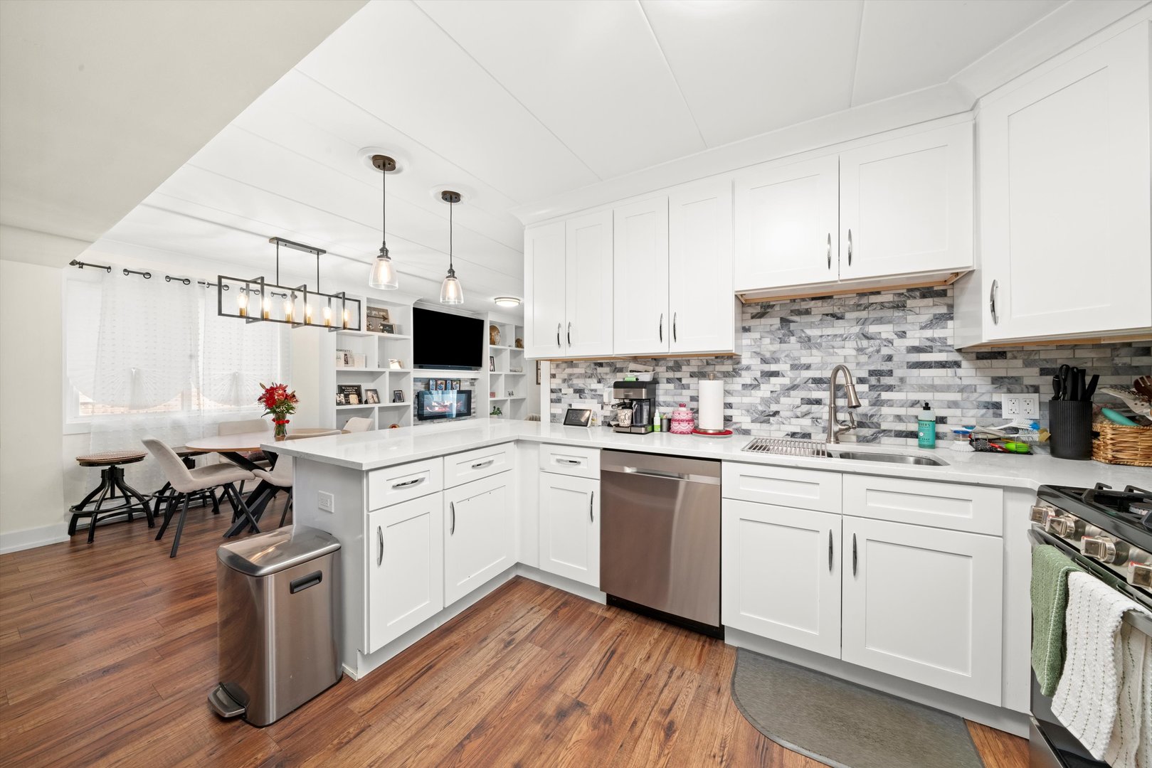8830 Mobile Avenue #101, Oak Lawn, IL 60453