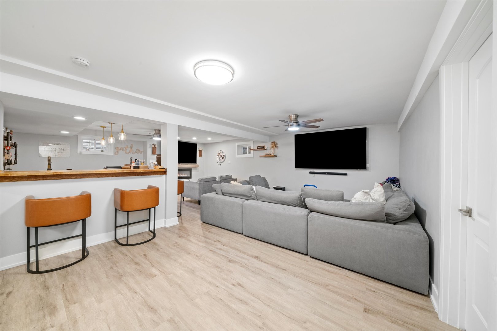 8830 Mobile Avenue #101, Oak Lawn, IL 60453