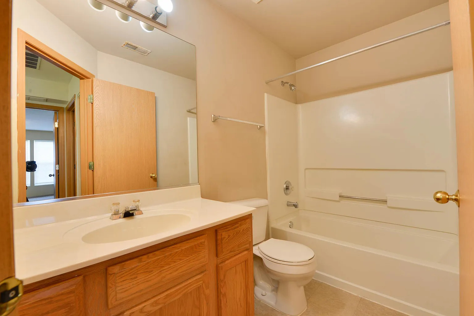 3241 Pennsbury Court, Aurora, IL 60502