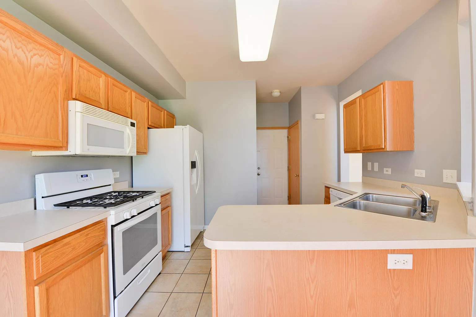 3241 Pennsbury Court, Aurora, IL 60502