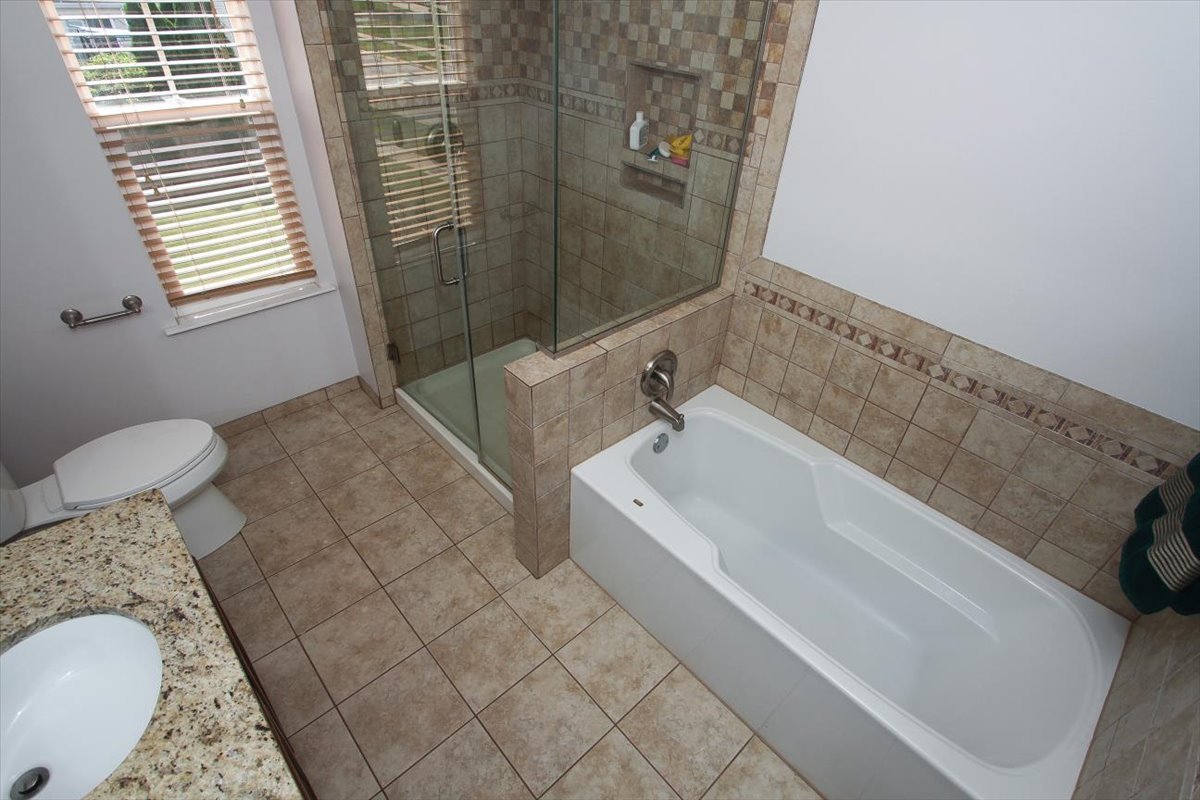 313 Valley Forge Avenue, South Elgin, IL 60177