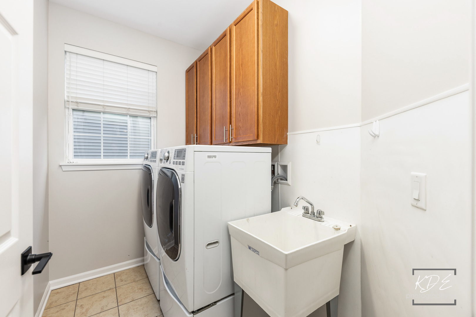 2836 Hillcrest Circle, Naperville, IL 60564