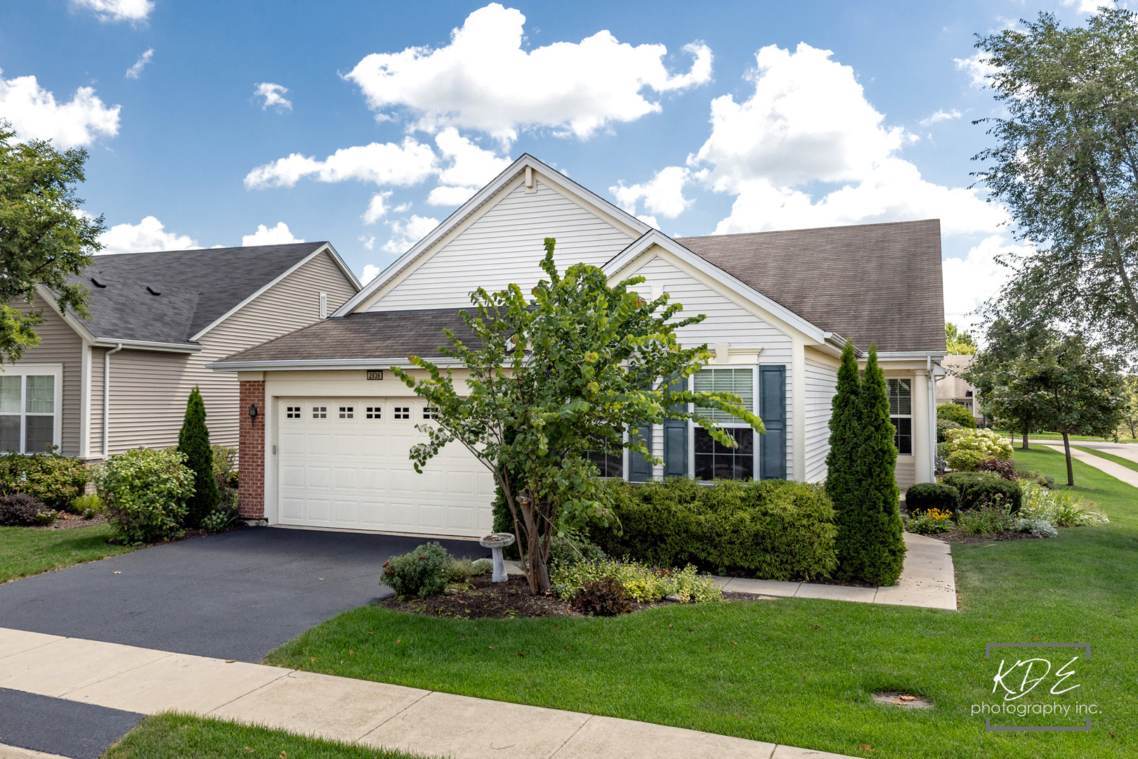 2836 Hillcrest Circle, Naperville, IL 60564