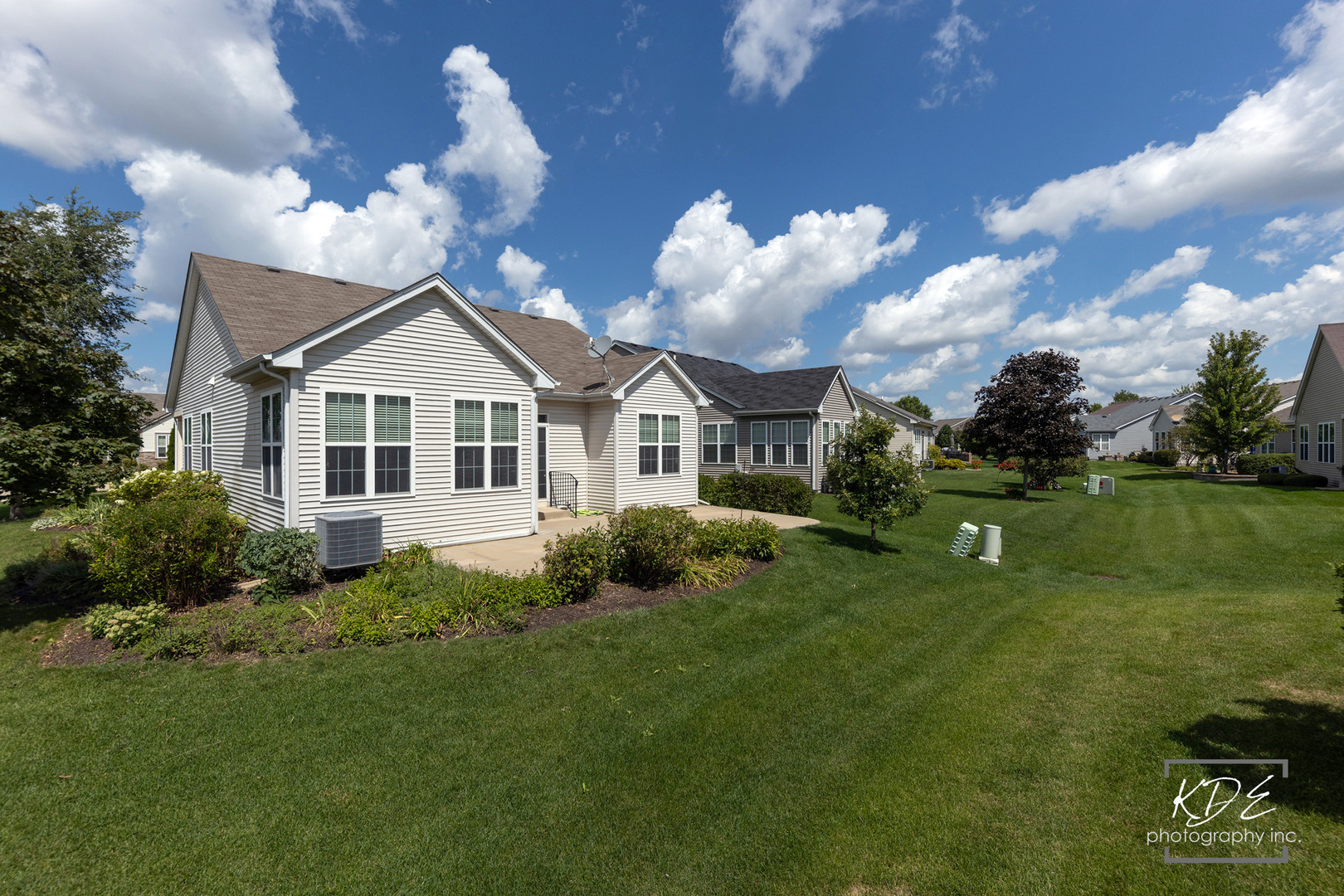 2836 Hillcrest Circle, Naperville, IL 60564