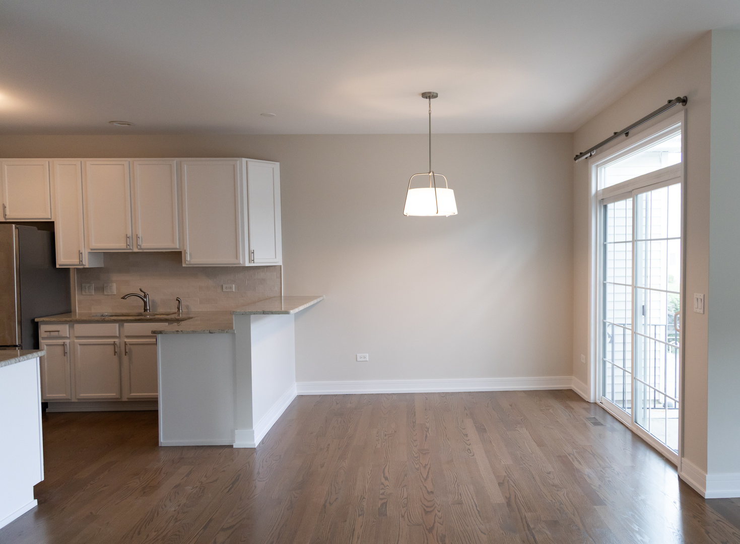 2836 Hillcrest Circle, Naperville, IL 60564