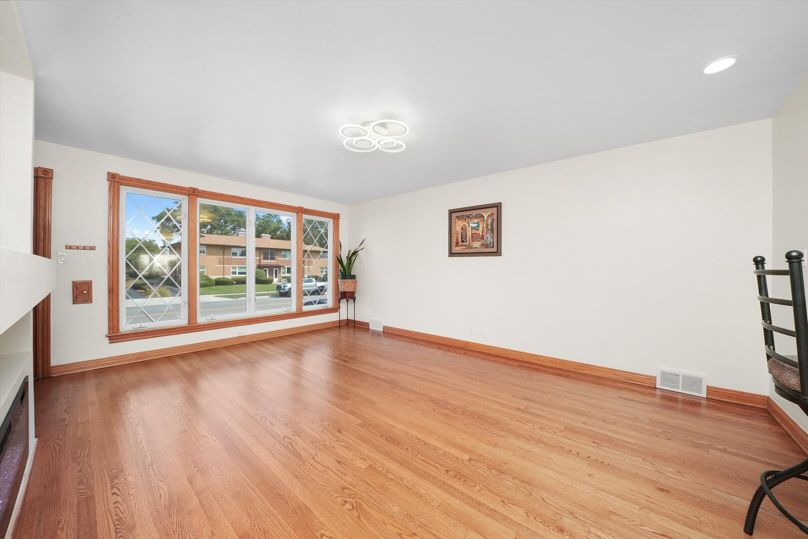1412 Balmoral Avenue, Westchester, IL 60154