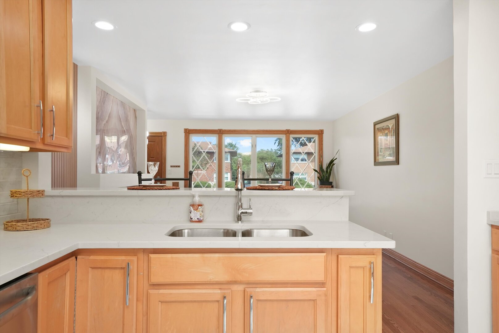 1412 Balmoral Avenue, Westchester, IL 60154