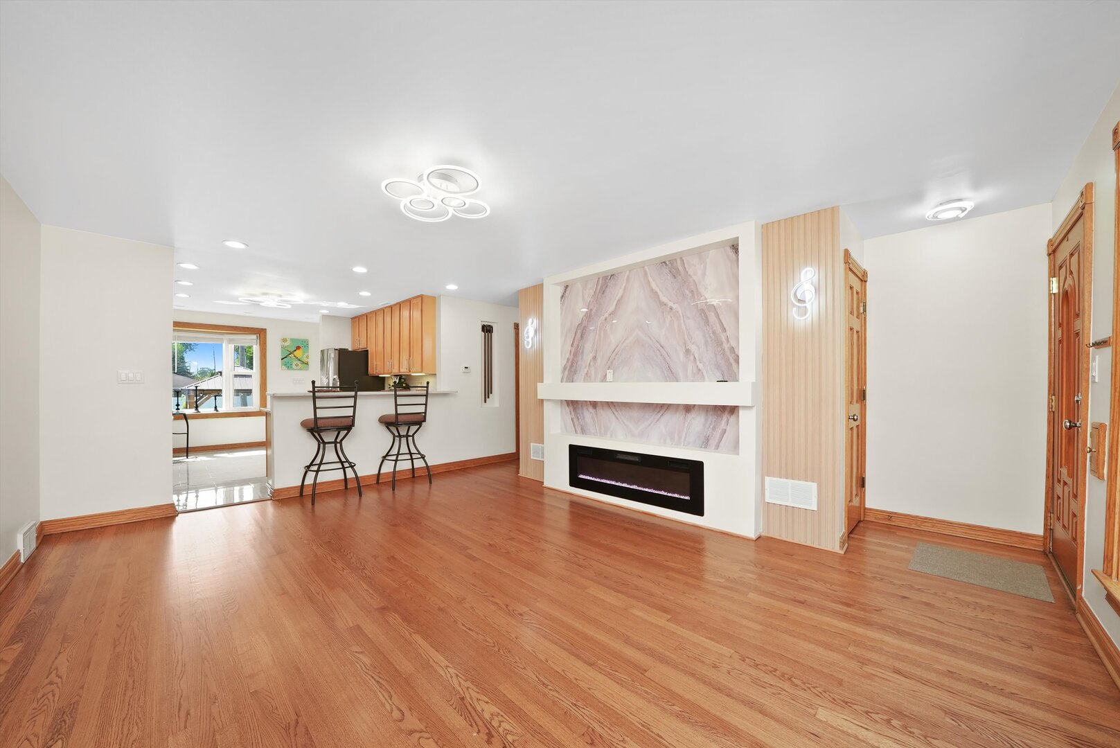 1412 Balmoral Avenue, Westchester, IL 60154