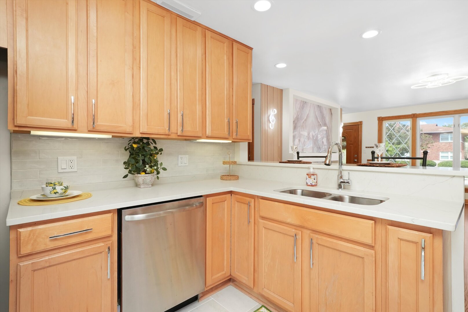 1412 Balmoral Avenue, Westchester, IL 60154