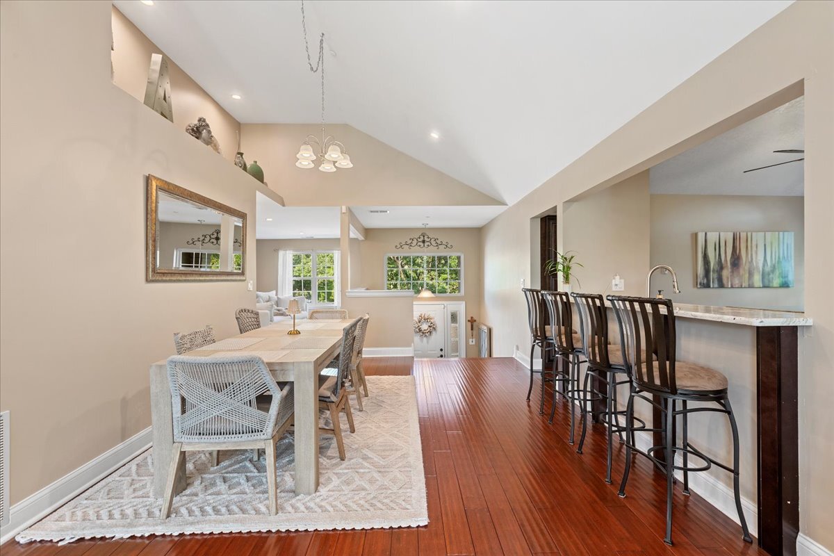 1636 Columbia Circle #2, Bartlett, IL 60103